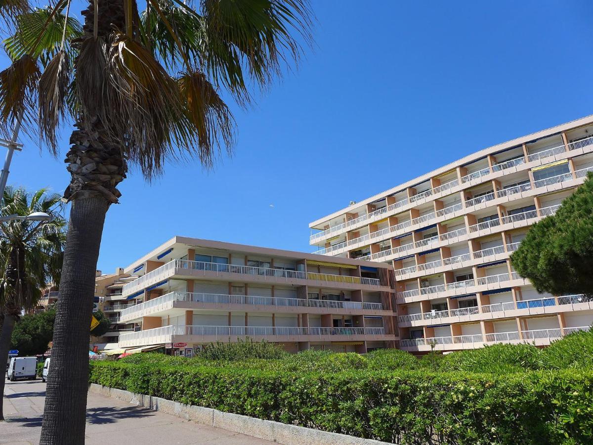 Apartment Le Mediterranee-1 By Interhome Frejus Bagian luar foto
