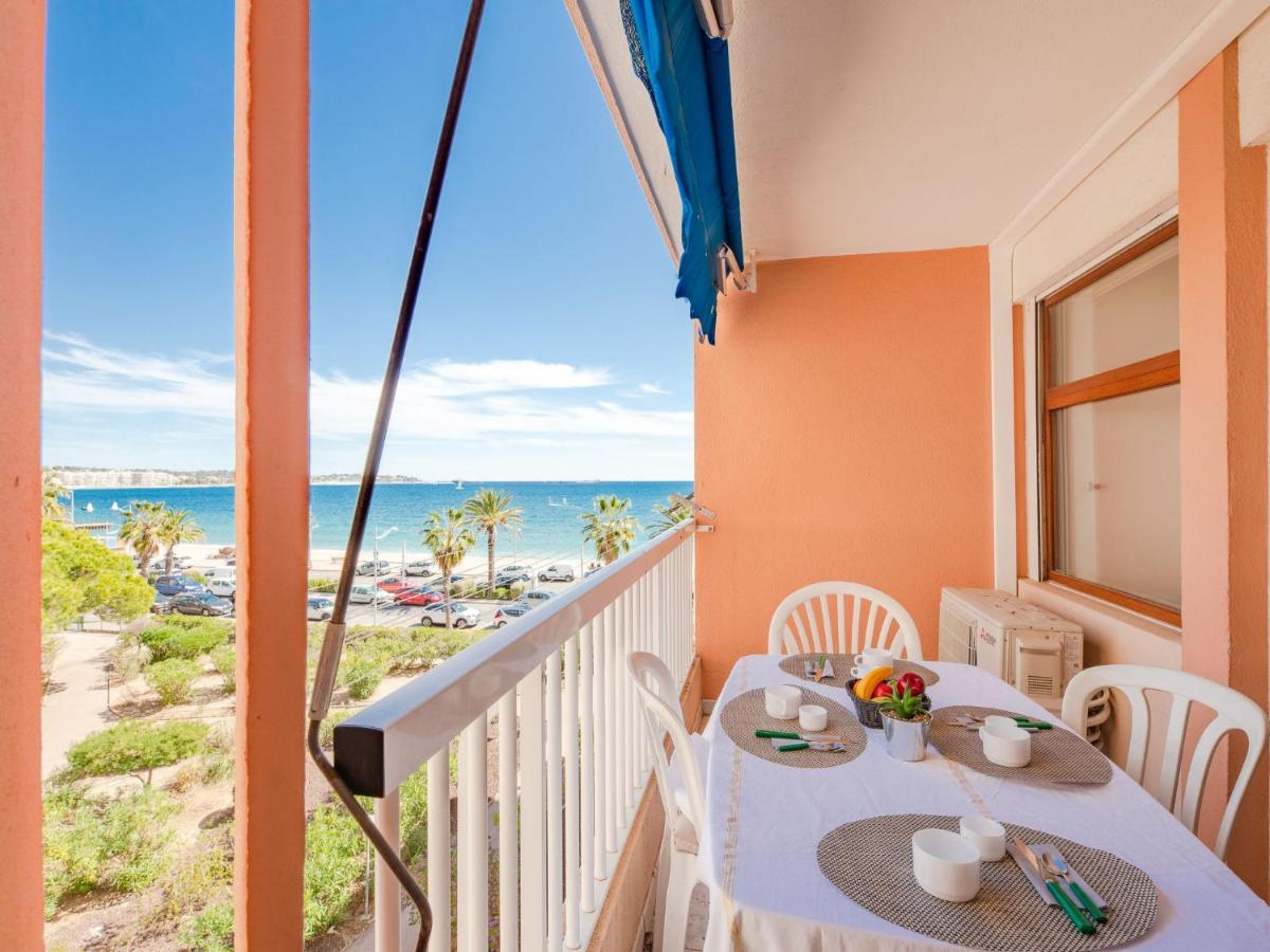 Apartment Le Mediterranee-1 By Interhome Frejus Bagian luar foto