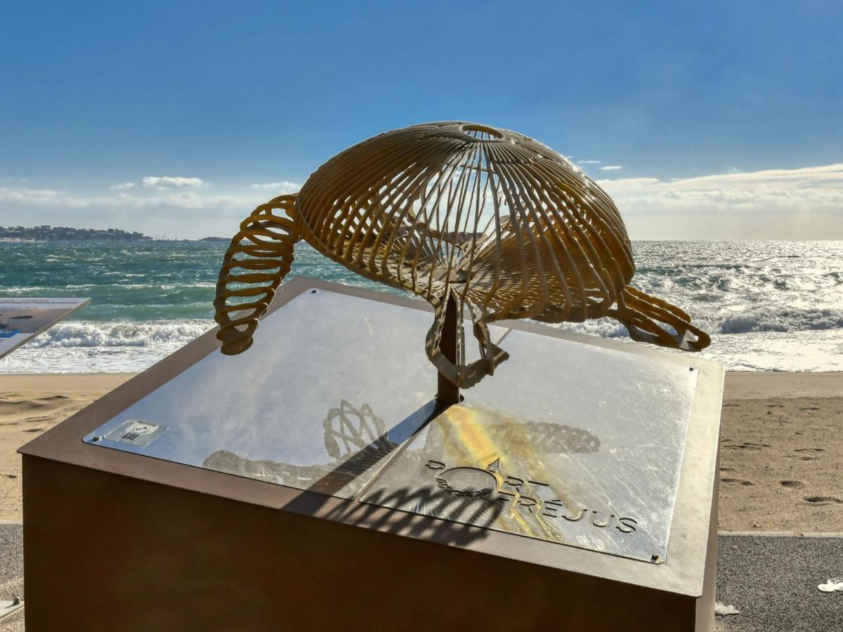 Apartment Le Mediterranee-1 By Interhome Frejus Bagian luar foto