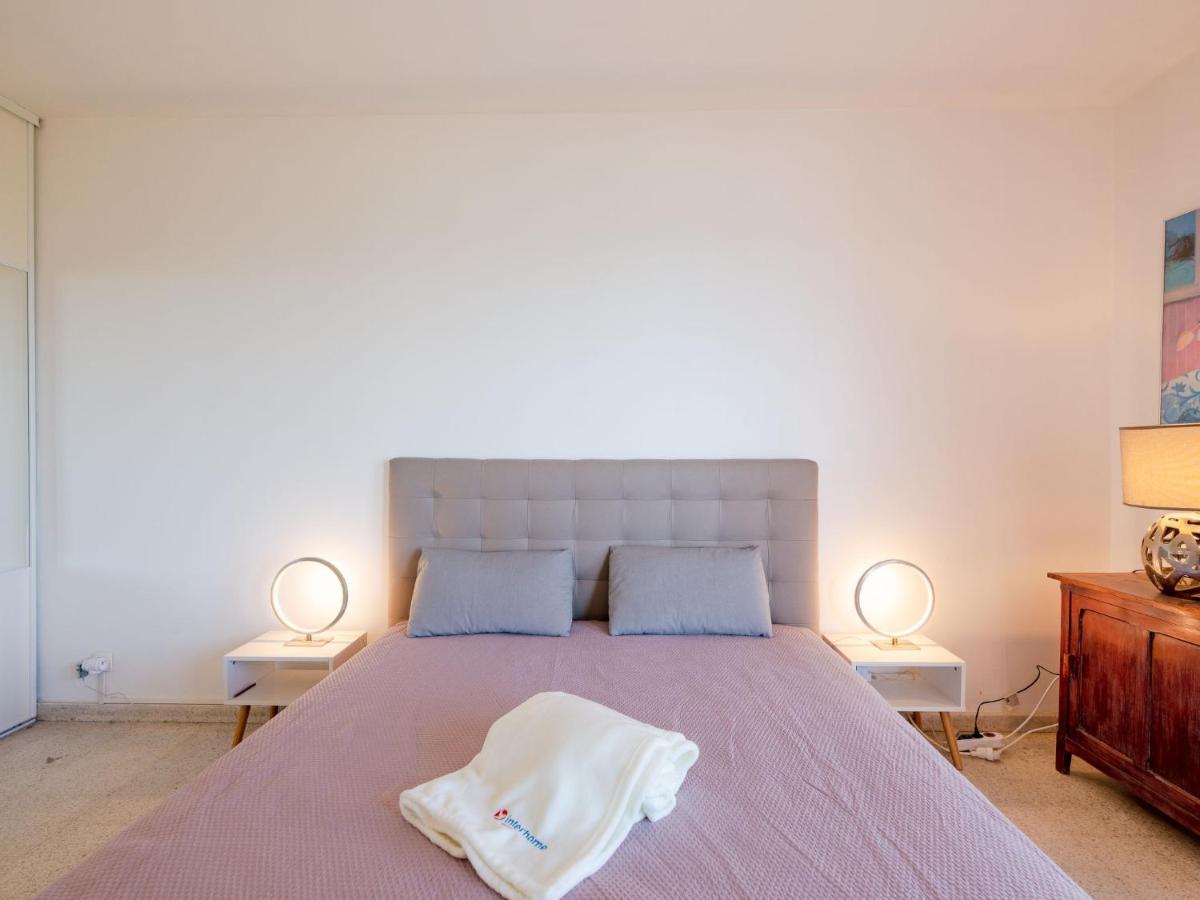 Apartment Le Mediterranee-1 By Interhome Frejus Bagian luar foto