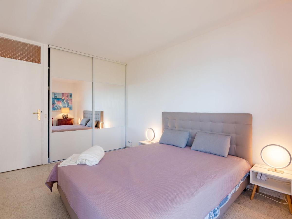 Apartment Le Mediterranee-1 By Interhome Frejus Bagian luar foto