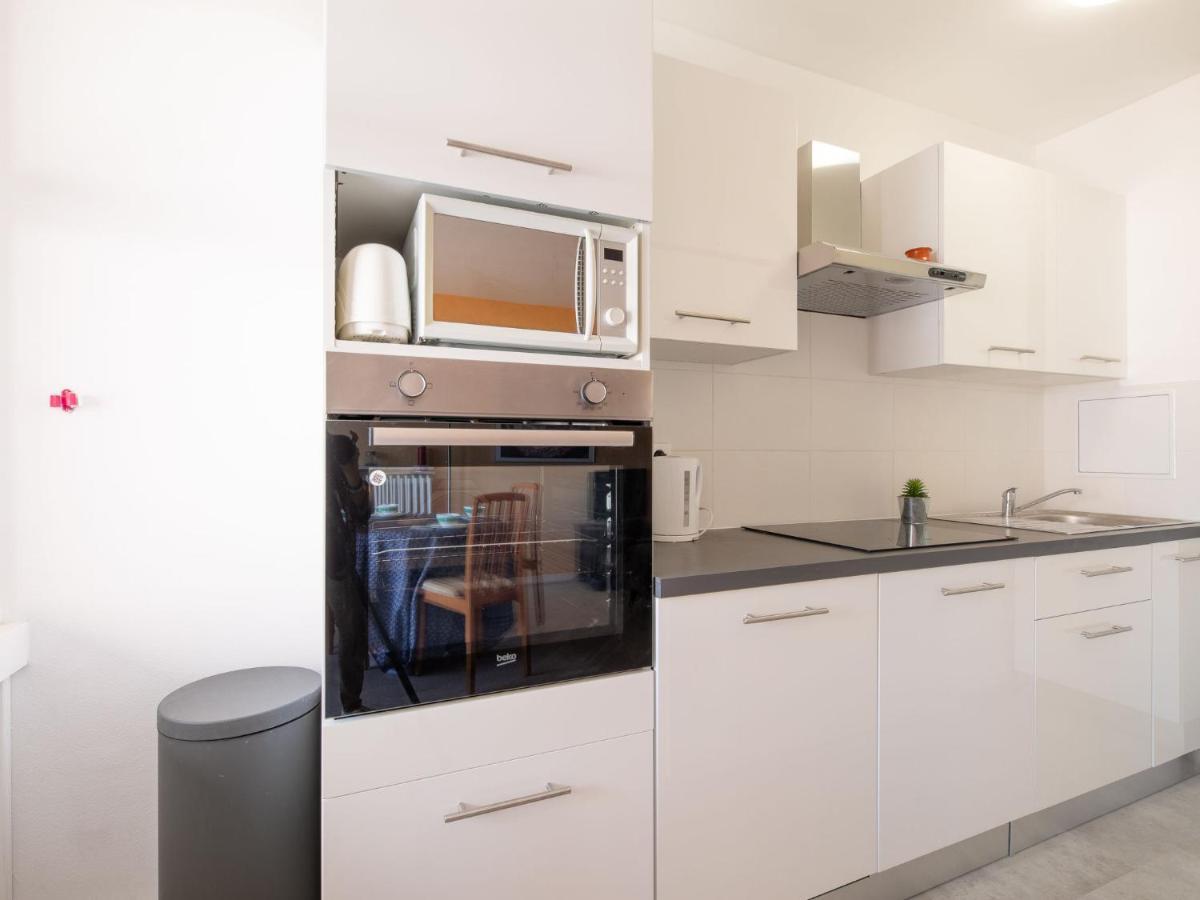 Apartment Le Mediterranee-1 By Interhome Frejus Bagian luar foto