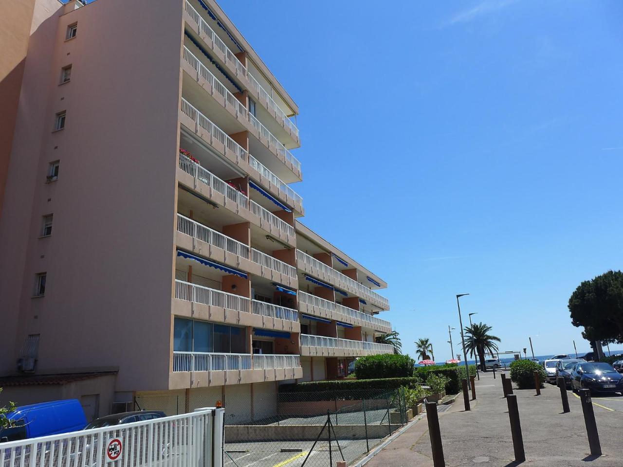 Apartment Le Mediterranee-1 By Interhome Frejus Bagian luar foto